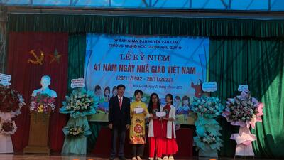 Một số hình ảnh trong lễ kỉ niệm 41 năm ngày Nhà giáo Việt nam