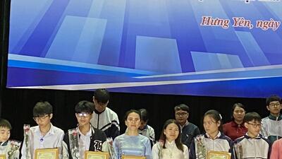 Thầy và trò trường THCS Như Quỳnh nhận giải thưởng cuộc thi: sáng tạo TTNNĐ tỉnh Hưng Yên lần thứ 3